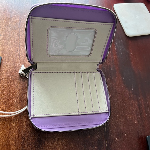 Tangled Loungefly Wallet - Picture 3 of 4